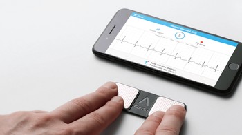 20. AliveCor: AliveCor mengembangkan smartphone pertama yang terkoneksi eletrocardiogram atau EKG yang disebut Kardia. Mampu mendeteksi irama jantung abnormal pada telepon dengan cara yang sama seperti EKG di rumah sakit untuk mencatat aktivitas listrik jantung. Foto: internet 