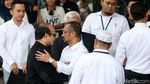 Foto: Abraham Samad Sambut Kedatangan Novel Baswedan