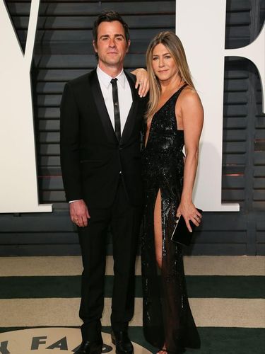 Membaca Bahasa Tubuh Jennifer Aniston & Justin Theroux Setahun Sebelum Cerai