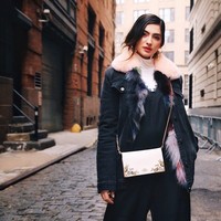 Selain dikenal sebagai influencer dan blogger, wanita 29 tahun ini juga dikenal sebagai model beberapa merek fashion. Foto: Instagram