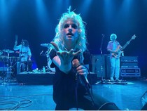 Paramore Tunda Tur gegara Hayley Terjangkit Infeksi Paru-paru