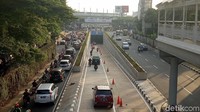 Pantauan detikcom, Kamis (22/2/2018) pukul 17.20 WIB, pengendara dari Jalan Metro Pondok Indah sudah bisa menggunakan 1 lajur underpass untuk melintas ke arah Lebak Bulus.