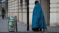 Sebelumnya, Presiden Prancis Emmanuel Macron telah bertekad bahwa pada akhir 2017, tak akan ada orang yang tidur di jalanan.