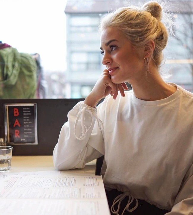 Hal terburuk sebagai model adalah butuh waktu 60 sampai 90 hari untuk dibayar. Semuanya berentakan karena aku mencoba untuk mengatur ini semua. Sulit dikatakan. Aku tidak rutin budgeting karena semuanya masih baru dan gila, kata Allie kepada situs Time. Foto: Instagram Allie Ayers