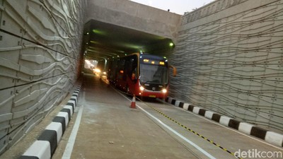 Foto: Lalu Lintas di Lebak Bulus Setelah Underpass Bisa Dilintasi