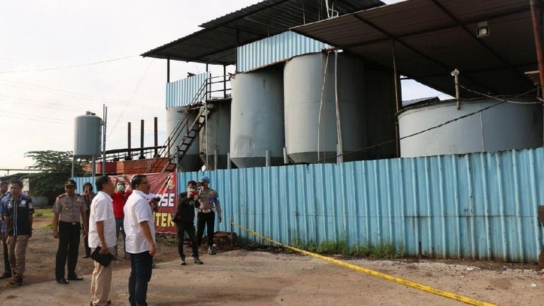 Polda Banten Ungkap Kasus Solar Oplosan Beromzet Rp 8 M Per Bulan Polda Banten Ungkap Kasus Solar Oplosan Beromzet Rp 8 M Per Bulan
