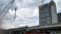 Berdasarkan data Badan Pengatur Jalan Tol (BPJT) Kementerian Pekerjaan Umum dan Perumahan Rakyat (PUPR) sampai 12 Februari 2018, progres realisasi konstruksi Seksi 1 mencapai 89,77%. Sementara, Seksi 2 dan 3 masih 0%. Seksi 1 ditargetkan operasi April 2018.