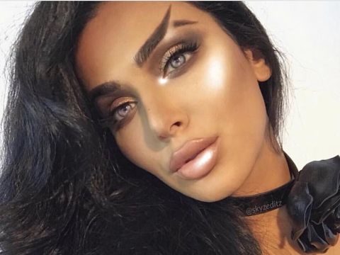 Wanita dengan Alis Bentuk Buntut Ikan Heboh di Instagram