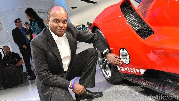 Berperilaku Tidak Pantas, Ford Pecat Presiden Ford Amerika