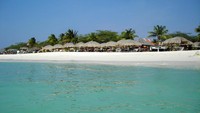 Di peringkat 4 ada Pantai Elang atau Eagle Beach di Aruba. Pantai pasir putih, laut biru dan mudahnya melihat kura-kura menjadi daya tarik pantai ini (Thinkstock)