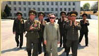 Otoritas Korsel menganggap Kim Yon-Chol bertanggung jawab atas tragedi tenggelamnya kapal Angkatan Laut Korsel, Cheonan pada tahun 2010. Sedikitnya 46 pelaut Korsel tewas dalam tragedi itu.