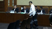 Dalam percakapan itu, Setya Novanto disebut menerima jatah uang USD 1,8 juta dari Andi Agustinus alias Andi Narogong.