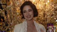 Lama tak terdengar kabarnya, begini penampilan Laura Basuki sekarang. Tetap cantik ya. Foto: Noel/detikHOT