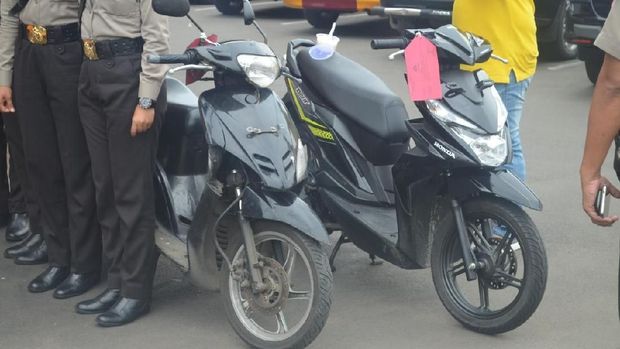 Dua unit sepeda motor yang jadi barang bukti kasus