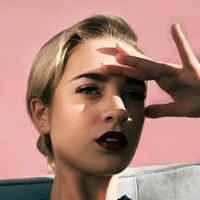 Meski berwajah cantik, Allie tak berpengalaman sebagai model. Sebelumnya, ia lebih banyak bergulat dengan coding sebagai programmer software. Foto: Instagram Allie Ayers