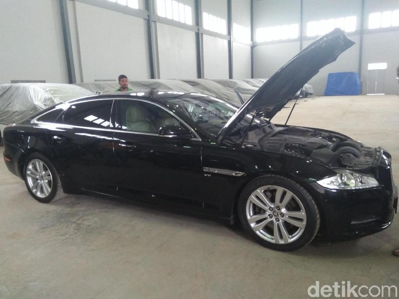Jaguar Sanusi Dilelang KPK Rp 448 Jutaan Jaguar Sanusi Dilelang KPK Rp 448 Jutaan
