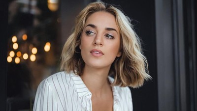 Cantiknya Allie Ayers, Mantan Programmer yang Alih Profesi Jadi Model Seksi