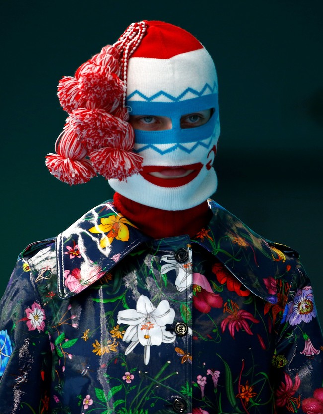 Cyborg, begitu Alessandro menamai koleksi tersebut. Sumber inspirasinya dari sebuah esai terbitan 1984 yang berjudul A Cyborg Manifesto karangan Donna Haraway. (Foto: REUTERS/Tony Gentile)