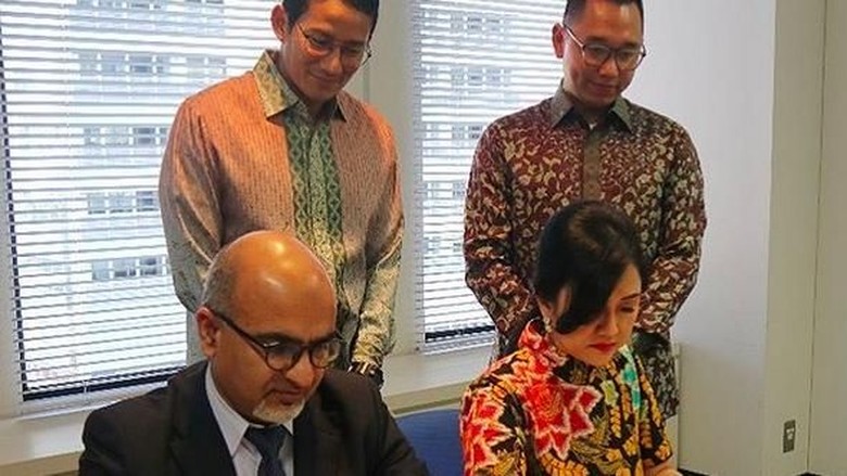 Foto: Sandiaga Uno menyaksikan penanda tanganan kerjasama KADIN Jakarta dan Asosiasi Halal Jepang (@sandiuno/Instagram) Foto: Sandiaga Uno menyaksikan penanda tanganan kerjasama KADIN Jakarta dan Asosiasi Halal Jepang (@sandiuno/Instagram)