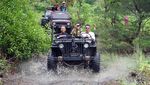 Foto: Serunya Naik Jip di Parangtritis