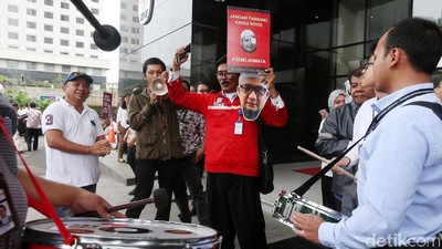 Semangat Pendukung dan Penggiat Anti Korupsi Sambut Novel