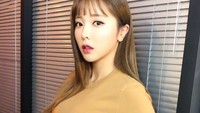 Ia kerap mengunggah foto-foto saat sedang bekerja. (Foto: dok. Instagram Hong Jinyoung)