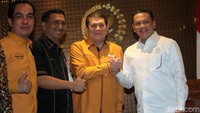 Pertemuan tersebut tidak lama hanya menyerahkan surat dari DPP Hanura.