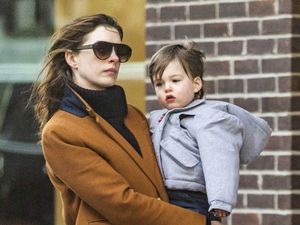 Happy-nya Anne Hathaway Dapat Dukungan Menyusui dari Rekan Kerja