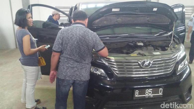 Mobil Eks Presiden PKS Luthfi Hasan Dilelang Rp 279-479 Jutaan Mobil Eks Presiden PKS Luthfi Hasan Dilelang Rp 279-479 Jutaan