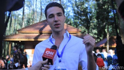 Foto: Gary, Bule Prancis yang Ngevlog Bareng Jokowi di Hulu Citarum
