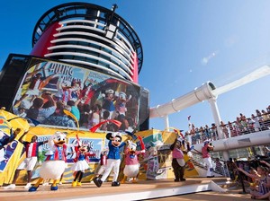 Lowongan Kerja di Kapal Pesiar Disney, Mau?