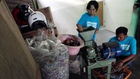 Saat ini Bank Sampah binaan PLN memiliki 5 bank Sampah Induk yang Tersebar di 12 kota, yakni Jakarta, Bandung, Yogyakarta, Malang, Surabaya, Palembang, Tanah Datar, Kediri, Klungkung, Samarinda dan Balikpapan. Agus Trimukti/Humas PLN.