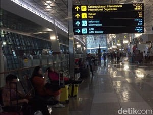 Peningkatan Penumpang & Pesawat Bikin Soekarno-Hatta Jadi Ngaret