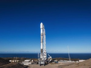 SpaceX Bakal Daratkan Roket Pakai Balon Raksasa