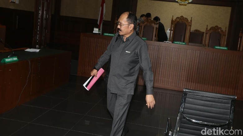 Fredrich Bakal Divonis 28 Juni: Terserah Hakim Fredrich Bakal Divonis 28 Juni: Terserah Hakim