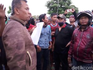 Bupati Sukoharjo Resmi Tutup PT RUM, Warga Membubarkan Diri