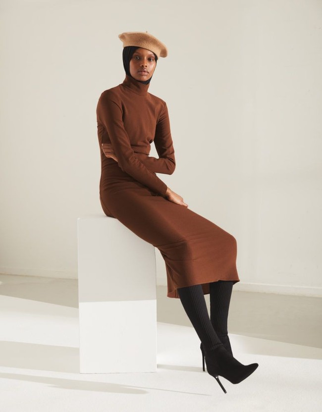 Terhitung baru di dunia modeling, Amina Adan memulai debutnya menjadi model pemotretan beberapa brand. Tahun ini, ia mulai merambah menjadi model catwalk.Foto: Instagram