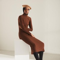 Terhitung baru di dunia modeling, Amina Adan memulai debutnya menjadi model pemotretan beberapa brand. Tahun ini, ia mulai merambah menjadi model catwalk.Foto: Instagram