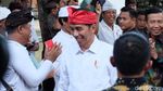 Penampilan Jokowi Pakai Udeng Merah Usai Resmi Jadi Capres PDIP