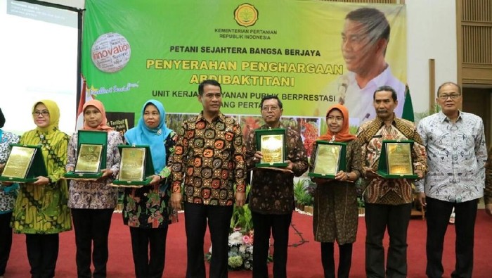 Mentan Minta Pelayanan Publik Ditingkatkan untuk Kesejahteraan Petani