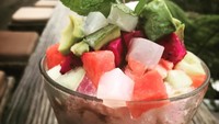 Kalau yang ini tak usah diragukan lagi kesegarannya. Es campur paling enak dimakan siang-siang. Duh jadi ngiler ya. Sluuurp! Foto: instagram
