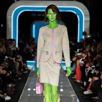 Fashion show Moschino di Milan Fashion Week Fall/Winter 2018, Rabu (21/2/2018). (Foto dok. Vogue).