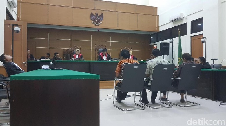 2 Penyuap Walkot Cilegon Dihukum 1 Tahun 8 Bulan Penjara 2 Penyuap Walkot Cilegon Dihukum 1 Tahun 8 Bulan Penjara