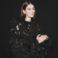 Masih berusia 16 tahun, Kaia Gerber muncul dengan keluguannya yang memesona. (Foto: Getty Images)