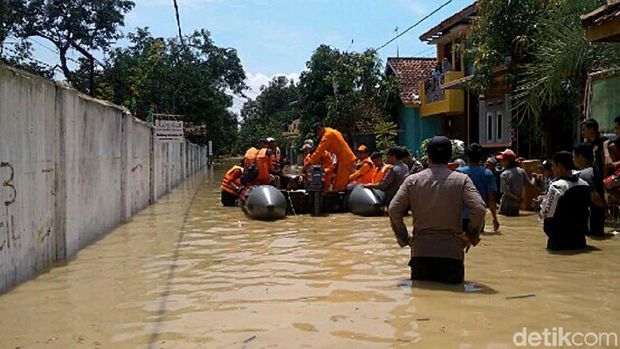Pemukiman penduduk pun terendam banjir