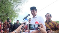Presiden Jokowi kemudian mengucapkan terima kasih ke PDIP atas pengusungan tersebut. Dia akan membahas nama cawapres bersama dengan parpol-parpol pengusungnya (Foto: Andhika Prasetya/detikcom)