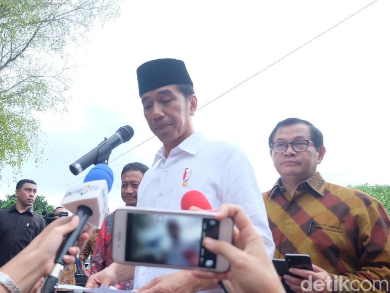 Bareng Habib Luthfi, Jokowi Hadiri Festival Sholawat Piala Presiden Bareng Habib Luthfi, Jokowi Hadiri Festival Sholawat Piala Presiden