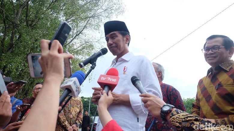 Diumumkan Jadi Capres PDIP Secara Tertutup, Jokowi: Tanya Bu Mega Diumumkan Jadi Capres PDIP Secara Tertutup, Jokowi: Tanya Bu Mega
