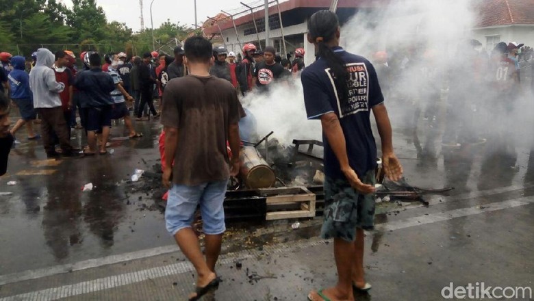 Kapolres Sukoharjo Pastikan Tak Ada Aktivitas Produksi di PT RUM Kapolres Sukoharjo Pastikan Tak Ada Aktivitas Produksi di PT RUM