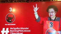 Saat pembukaan Rakernas, Megawati mengumumkan bahwa PDIP mencalonkan kembali Joko Widodo sebagai capres di Pemilu 2019. Hal itu terungkap dari tweet sejumlah kader PDIP, salah satunya Pramono Anung (Foto: Twitter Pramono Anung)